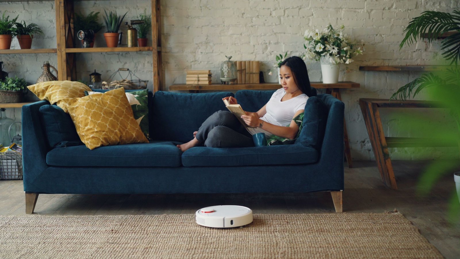 Illustrative photo for the smart home guide “Best Robot Vacuums UK: 4 Top Picks [2026]”